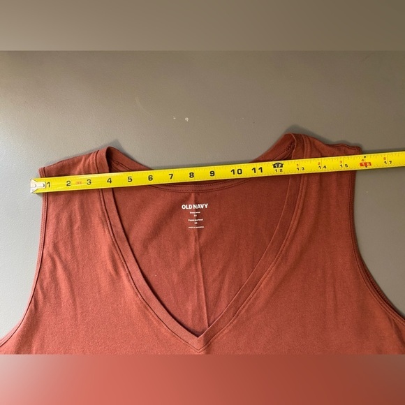 OLD Navy Everywear Sleeveless V-Neck T-Shirt, Copper Moon, size 2X NWT - Picture 7 of 11